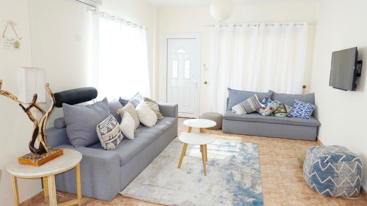 Melanos Residence 2 Bdrm Townhouse With Private Pool Klorakas ภายนอก รูปภาพ